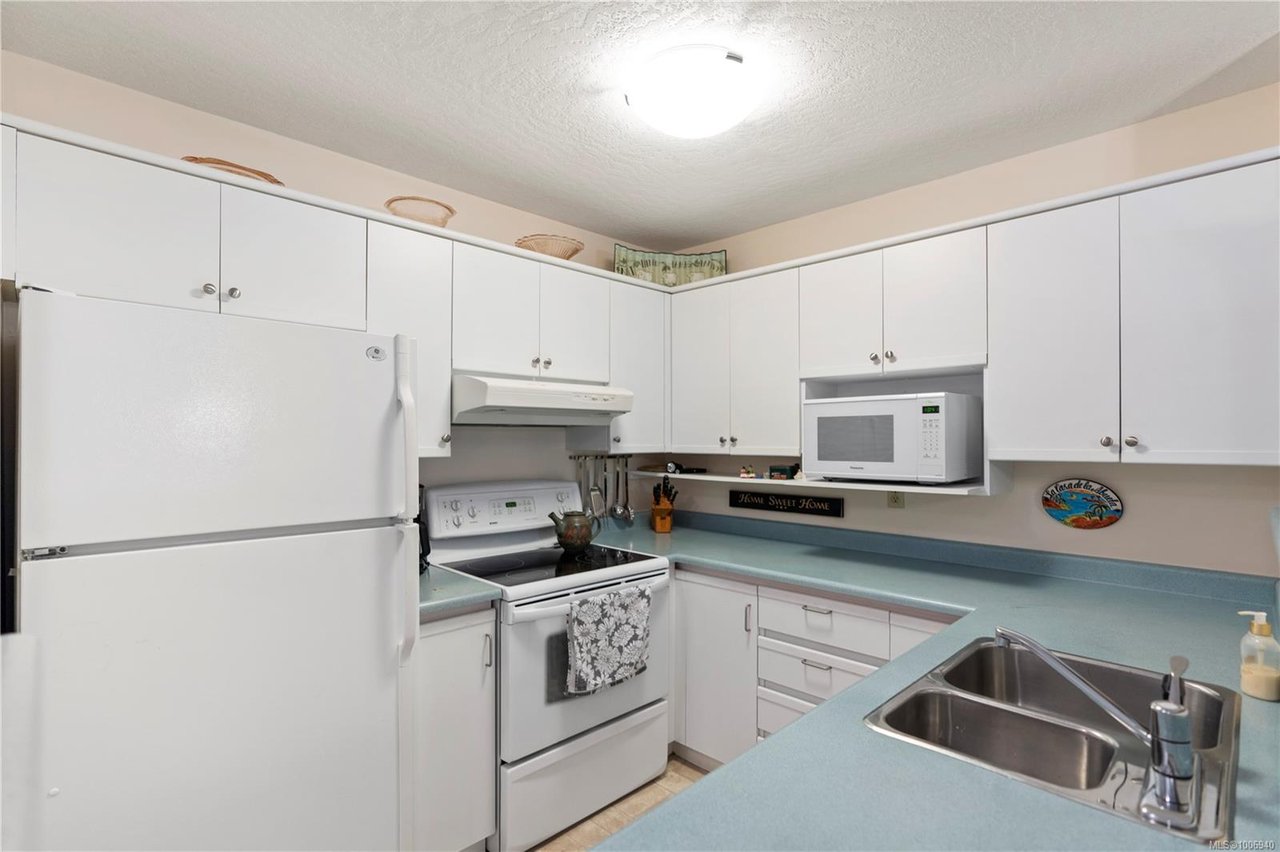 104-9882 Fifth St, Sidney