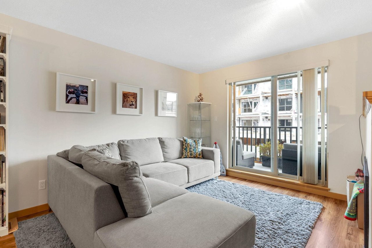 209-38003 Second Ave