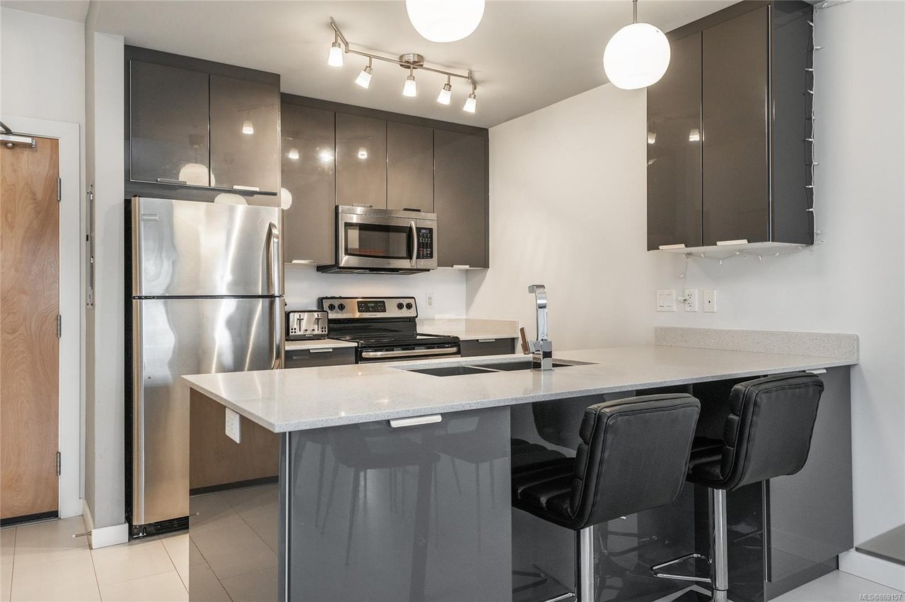 222-2871 Jacklin Rd