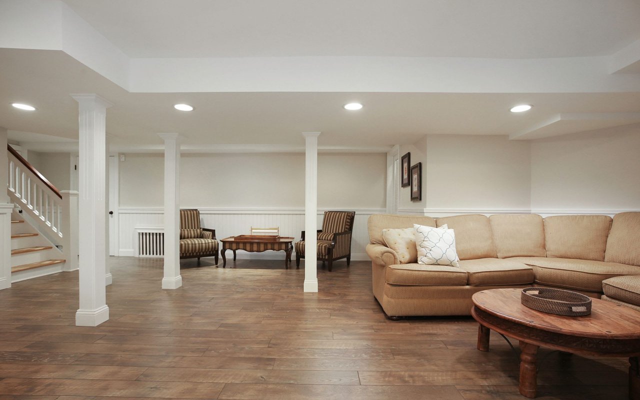 605 Mountain Ave