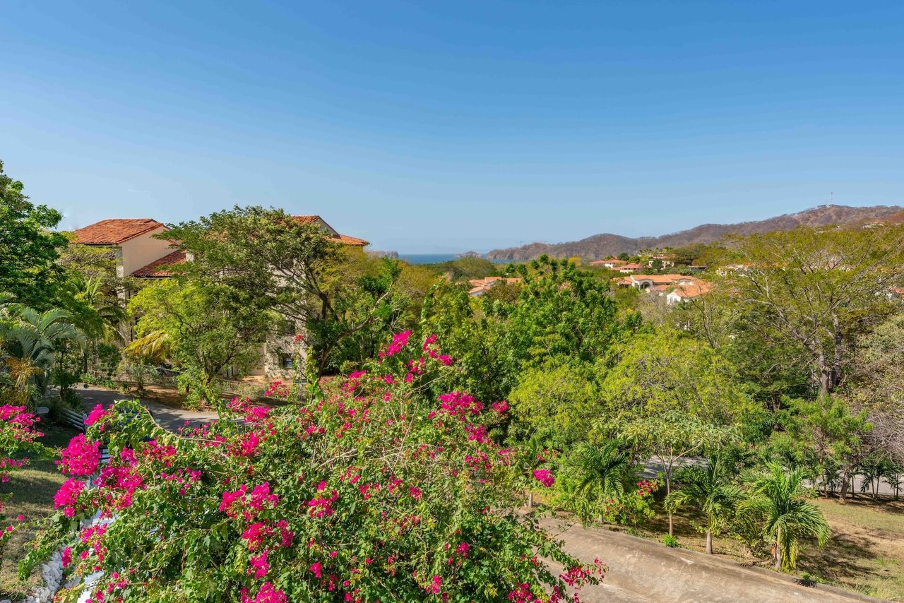 La Finca Blanca Ocean-View Home