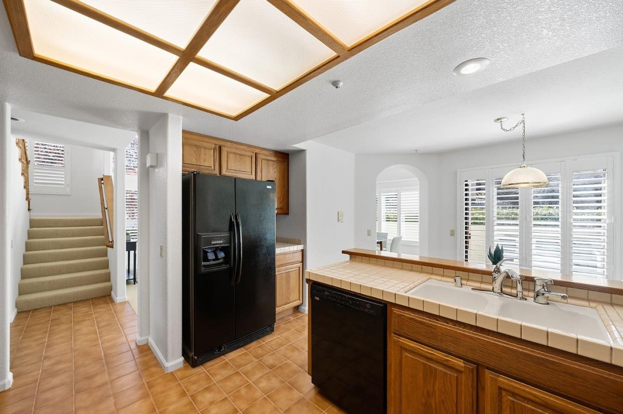 13 Tulip Ln