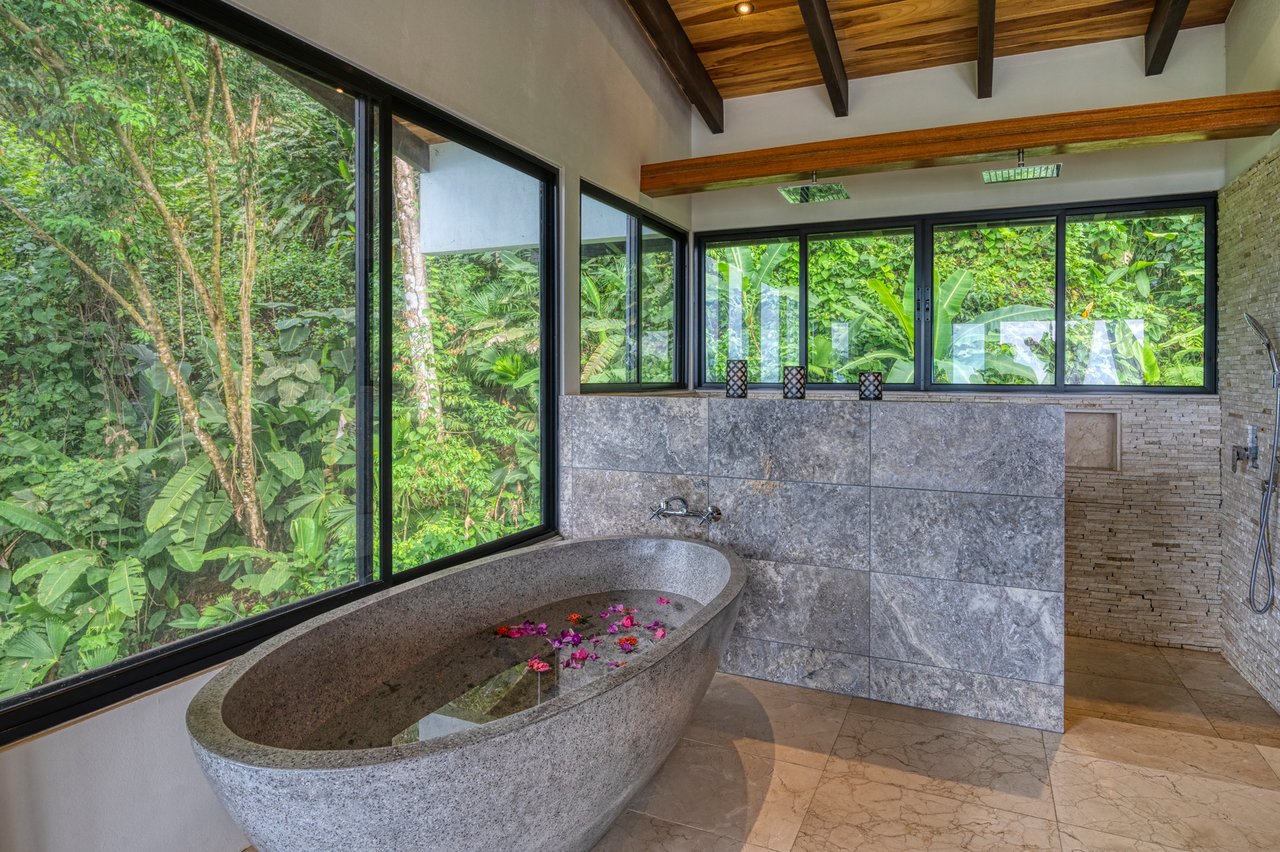 Solar Powered Treehouse Estate, Uvita, Puntarenas