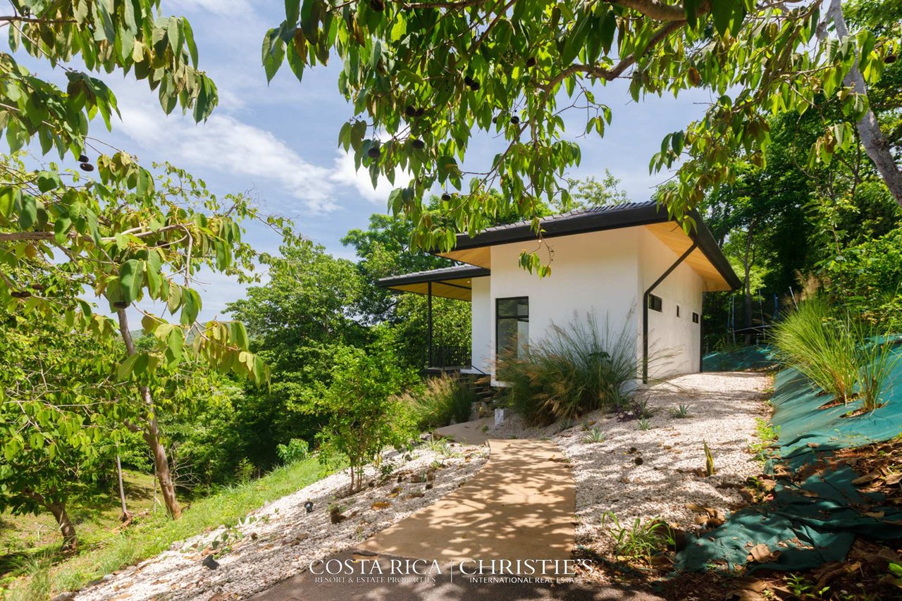 Ocean View Home on over an acre Lot in Las Ventanas