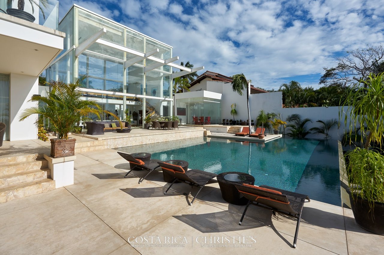 Oceanfront Casa Crystal