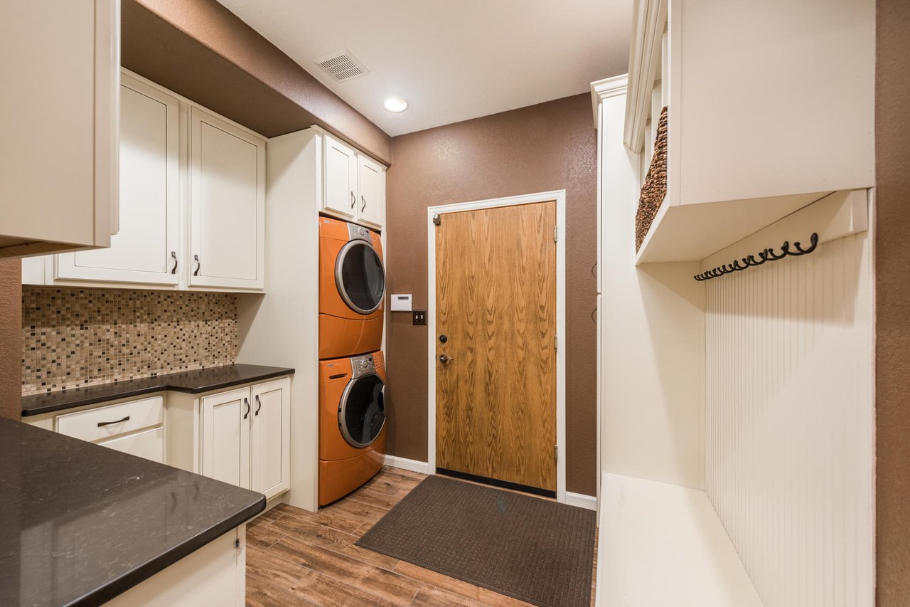 1439 Belford