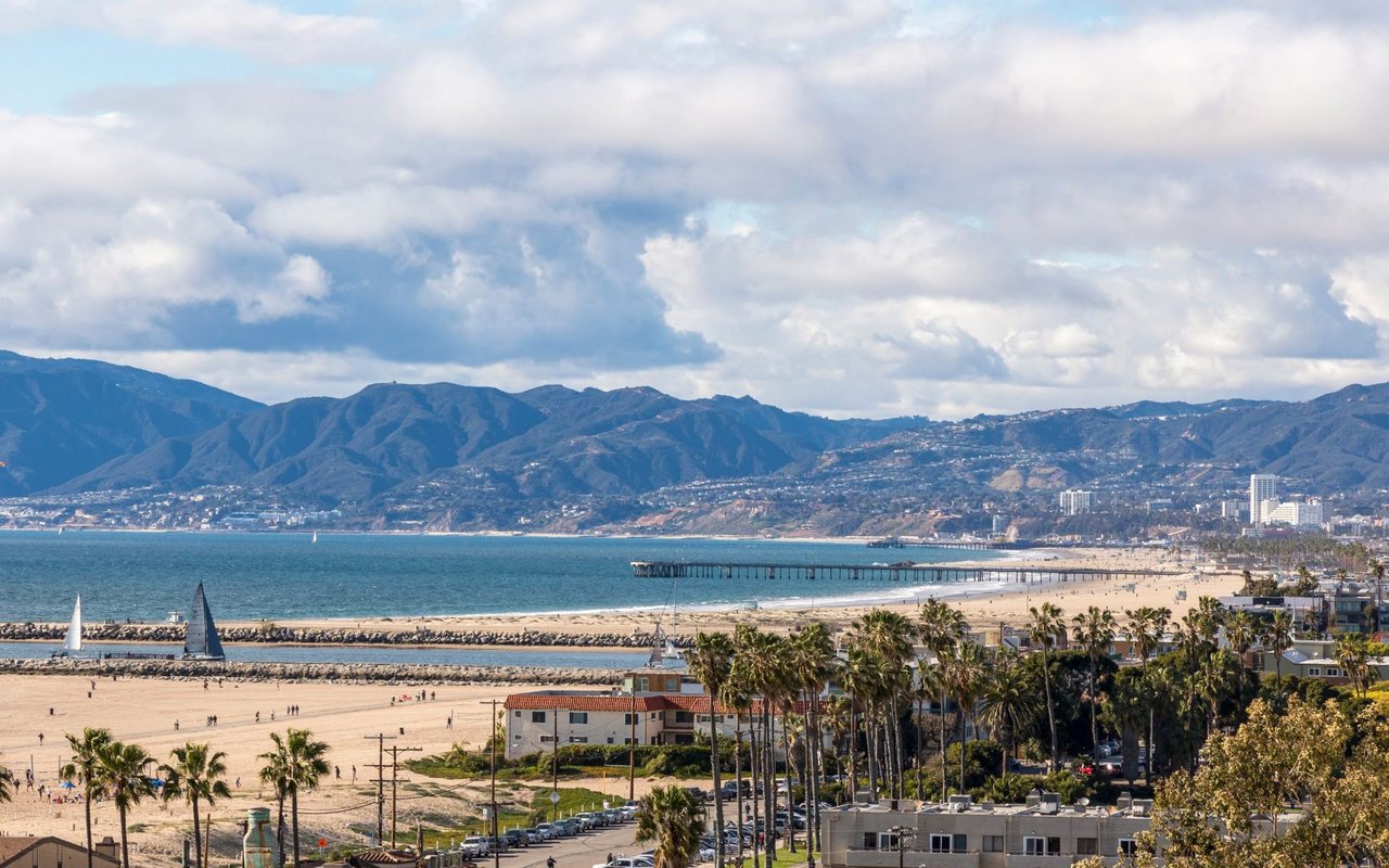 7040 Vista Del Mar Ln
