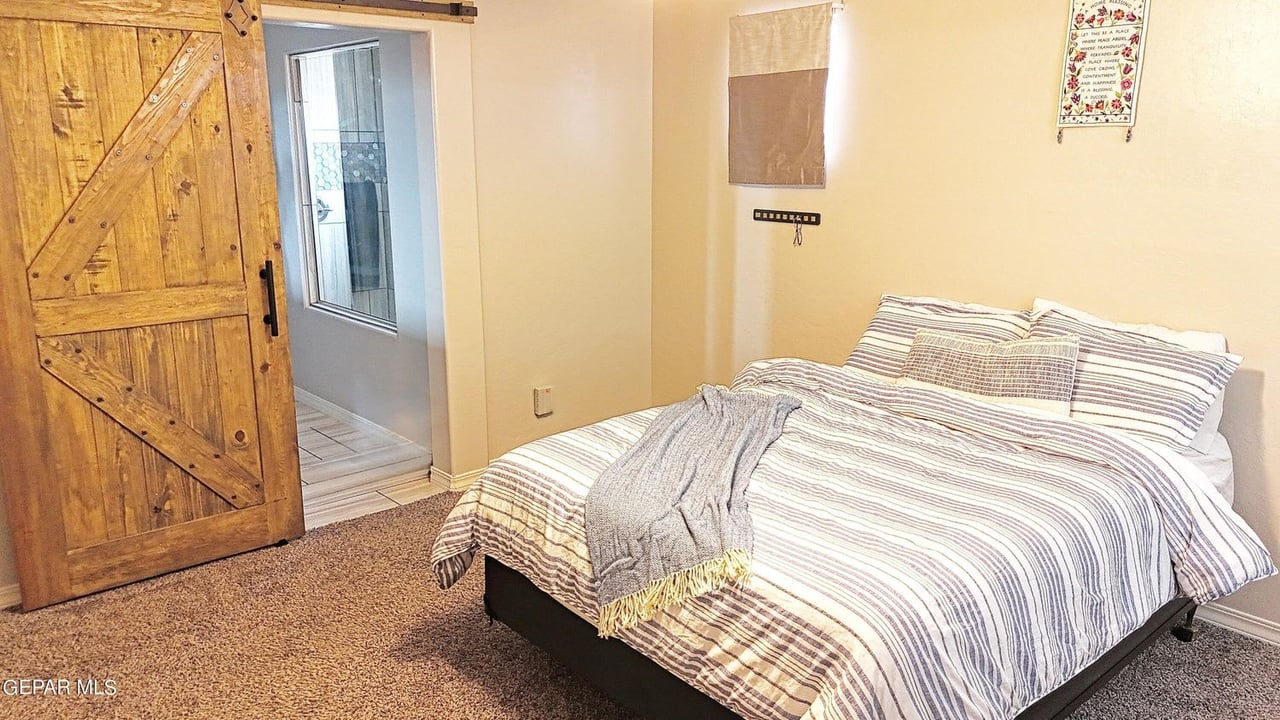 585 Issa Cir