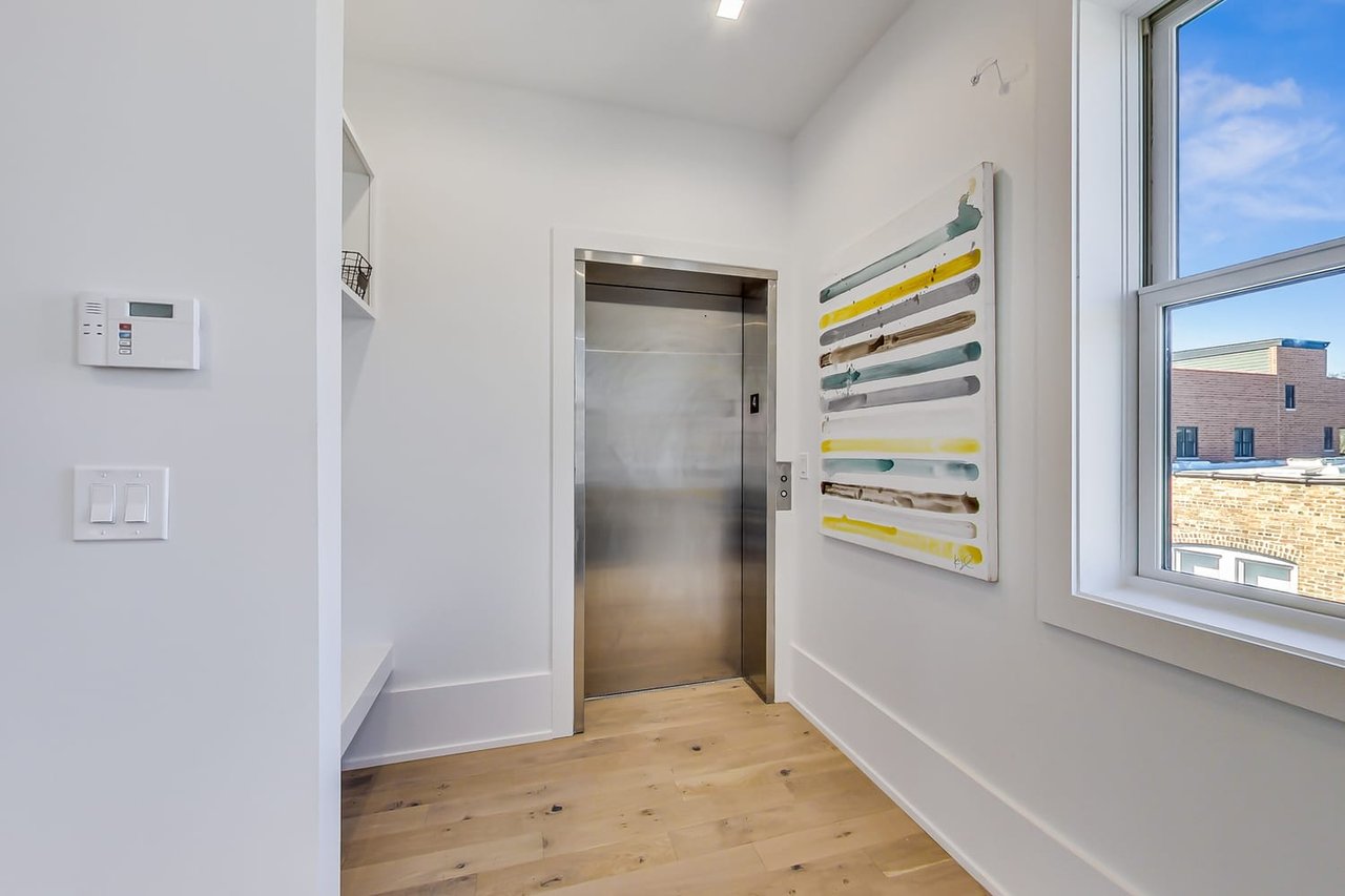 722 W Melrose St, Unit Ph