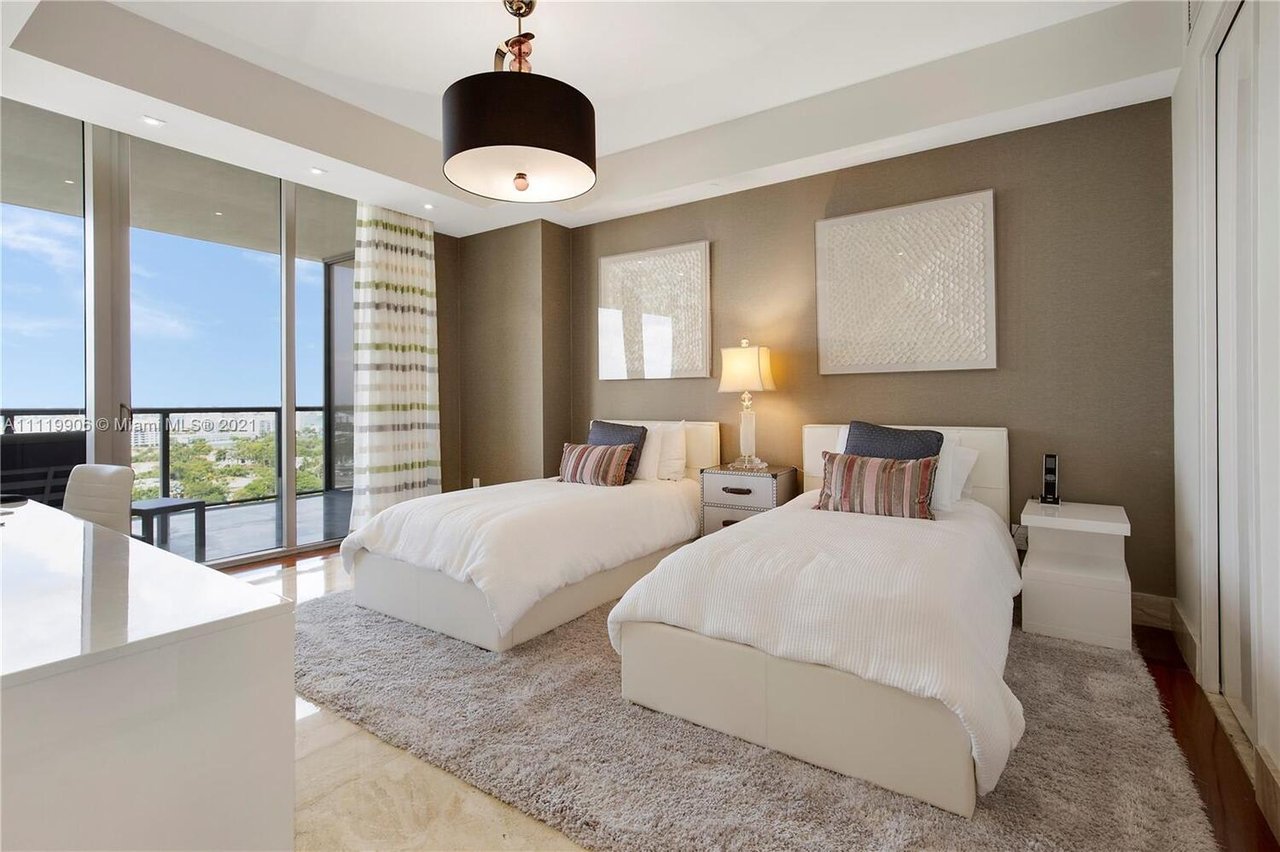 9705 Collins Ave, #1403N