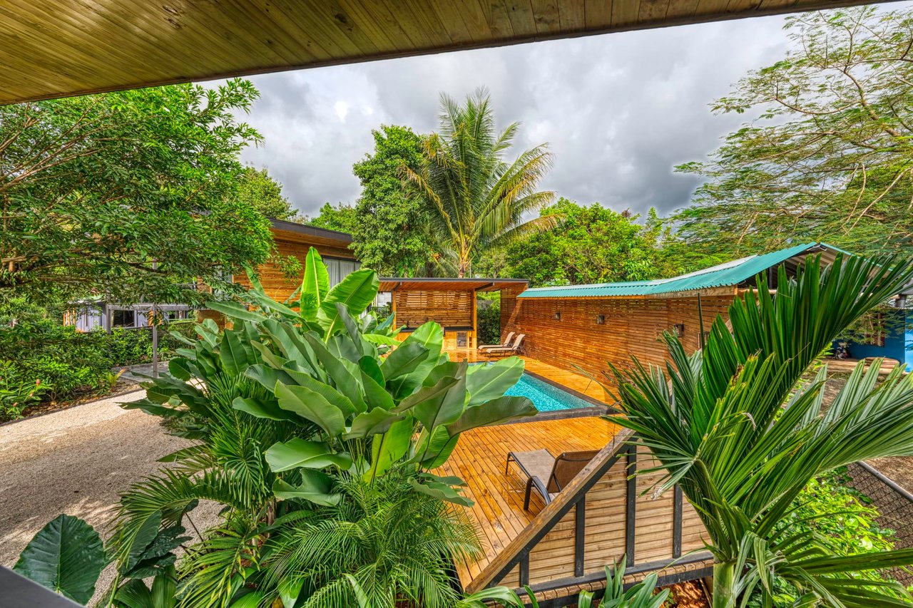 Modern Tropical Villas walking distance to Uvita Town
