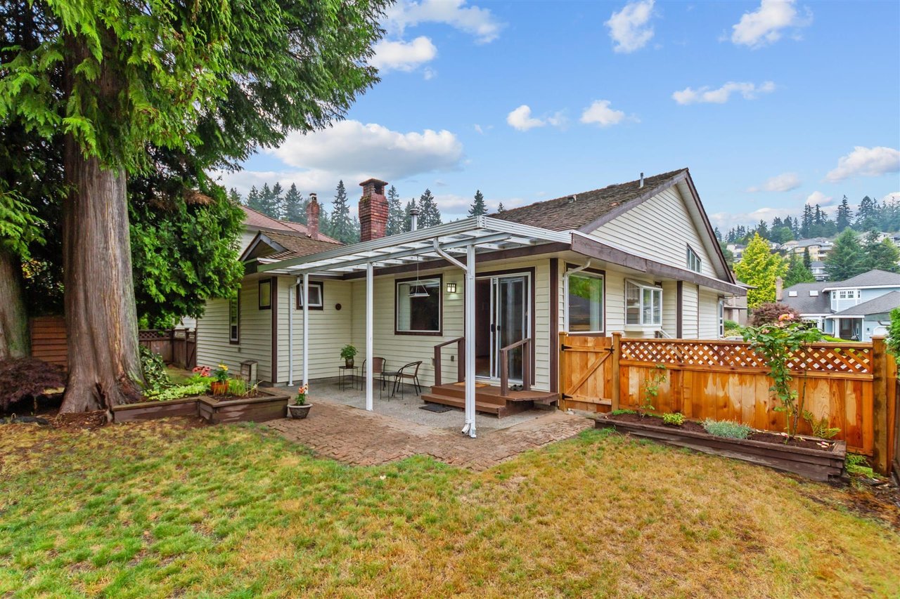 15 Ravine Dr
