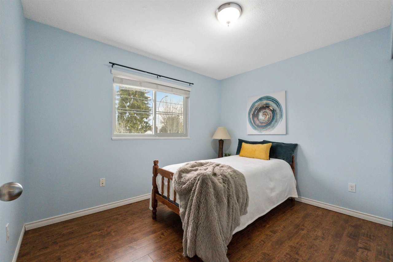 15774 96 Ave