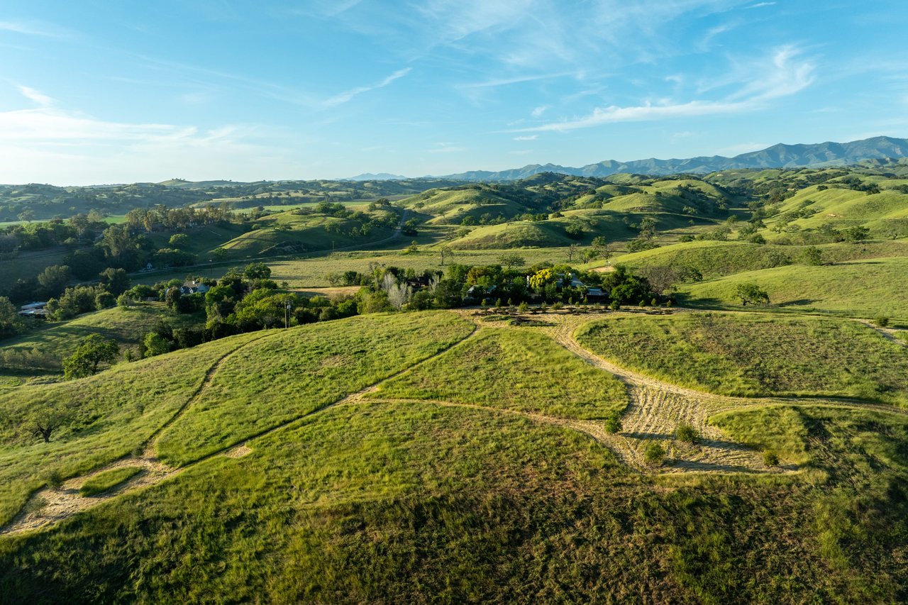 RARE LAND OPPORTUNITY IN LOS OLIVOS