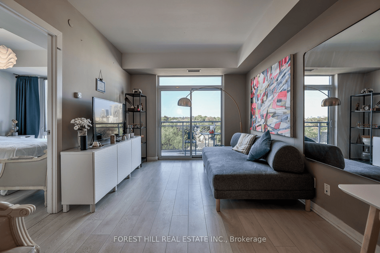 223 St. Clair Ave W 805