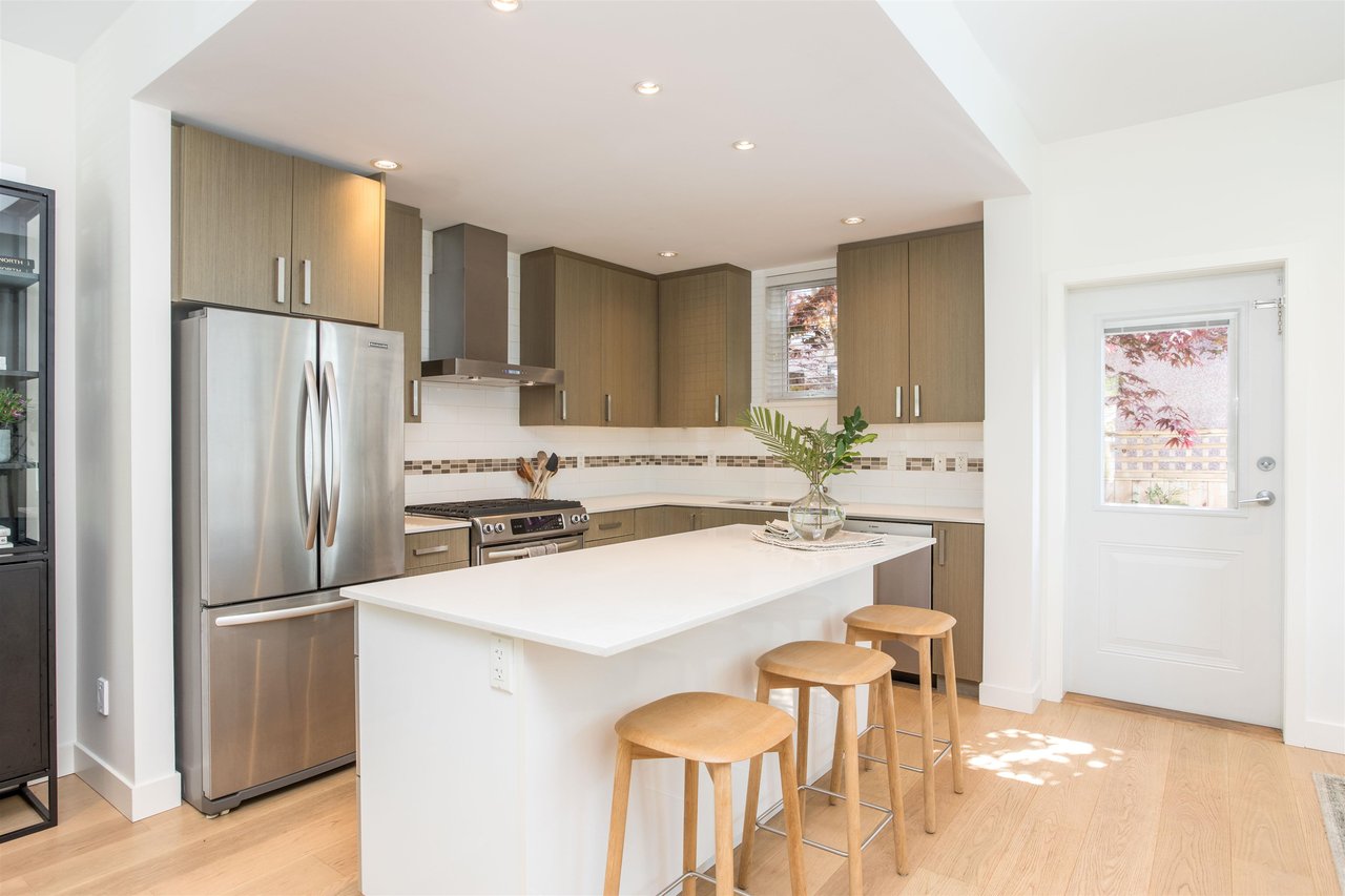 205 W 19th St