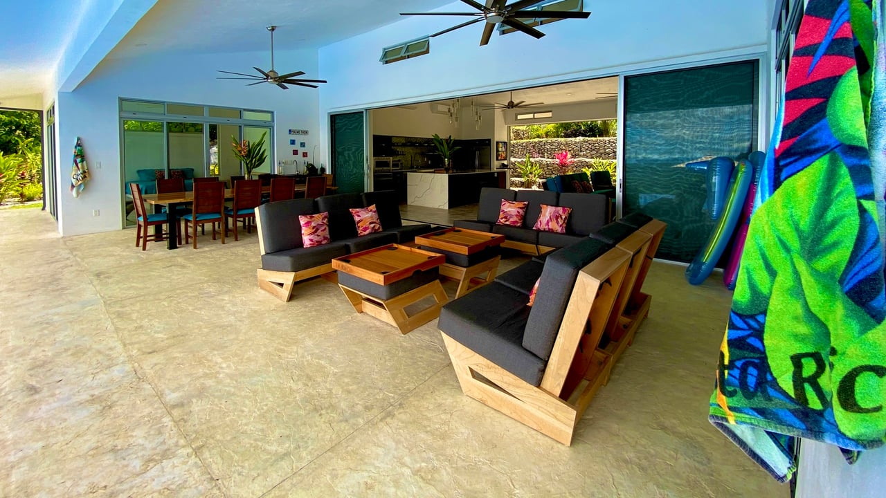 Modern Oceanview Infinity Pool Estate, Ojochal, Puntarenas