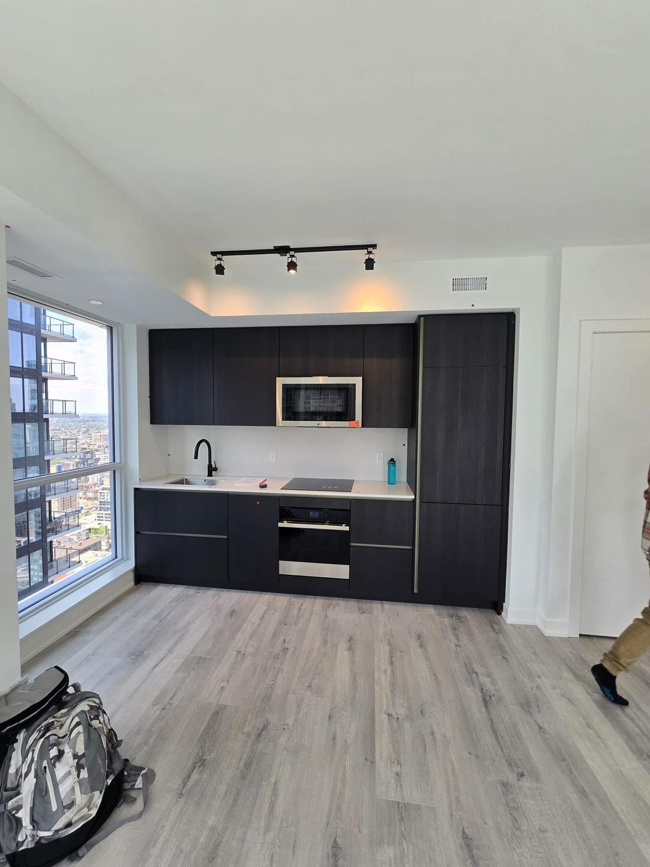 327 King St W Unit: 4103