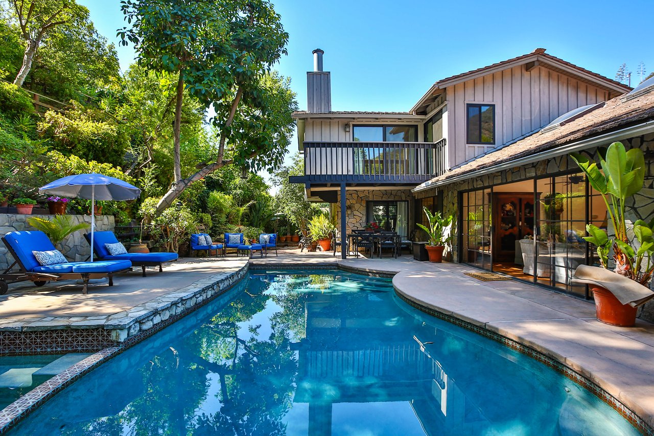 Considerable Country Retreat in the Canyon