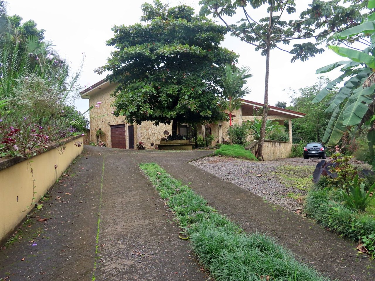 Luxury Lakefront Villa Guesthouse, Lake Arenal, Alajuela