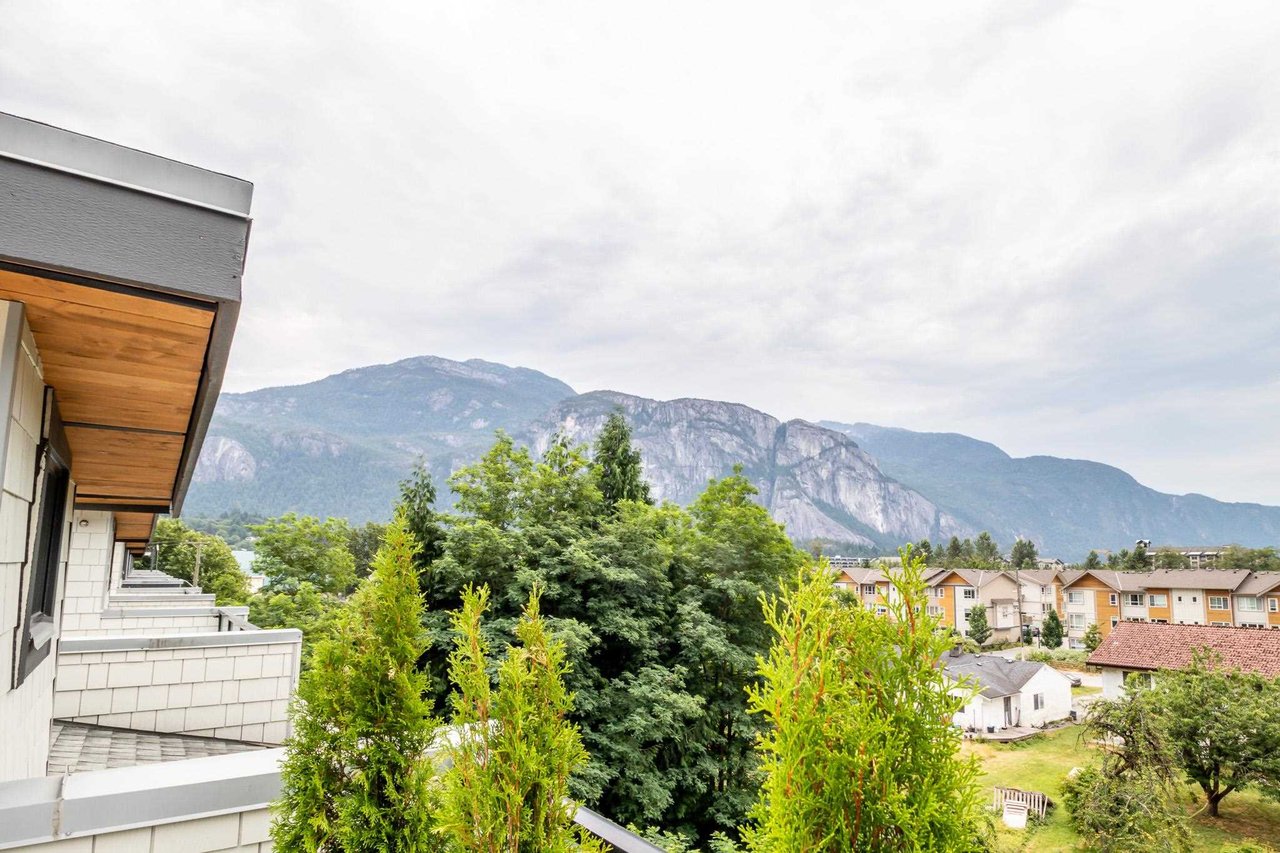 8-38447 Buckley Avenue, Squamish