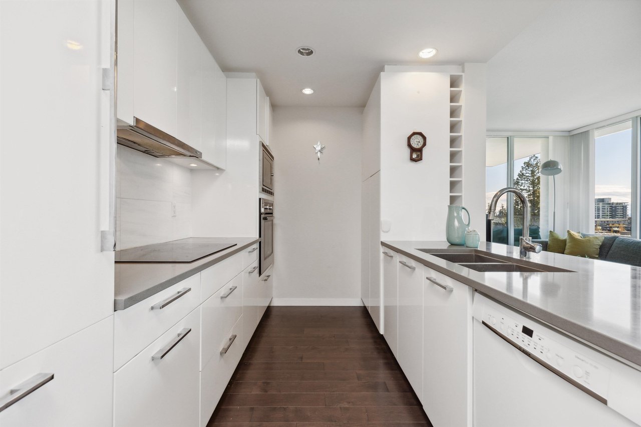 805-5728 Berton Avenue, Vancouver