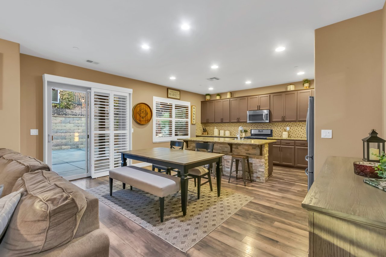 3123 Acorn Glen Way