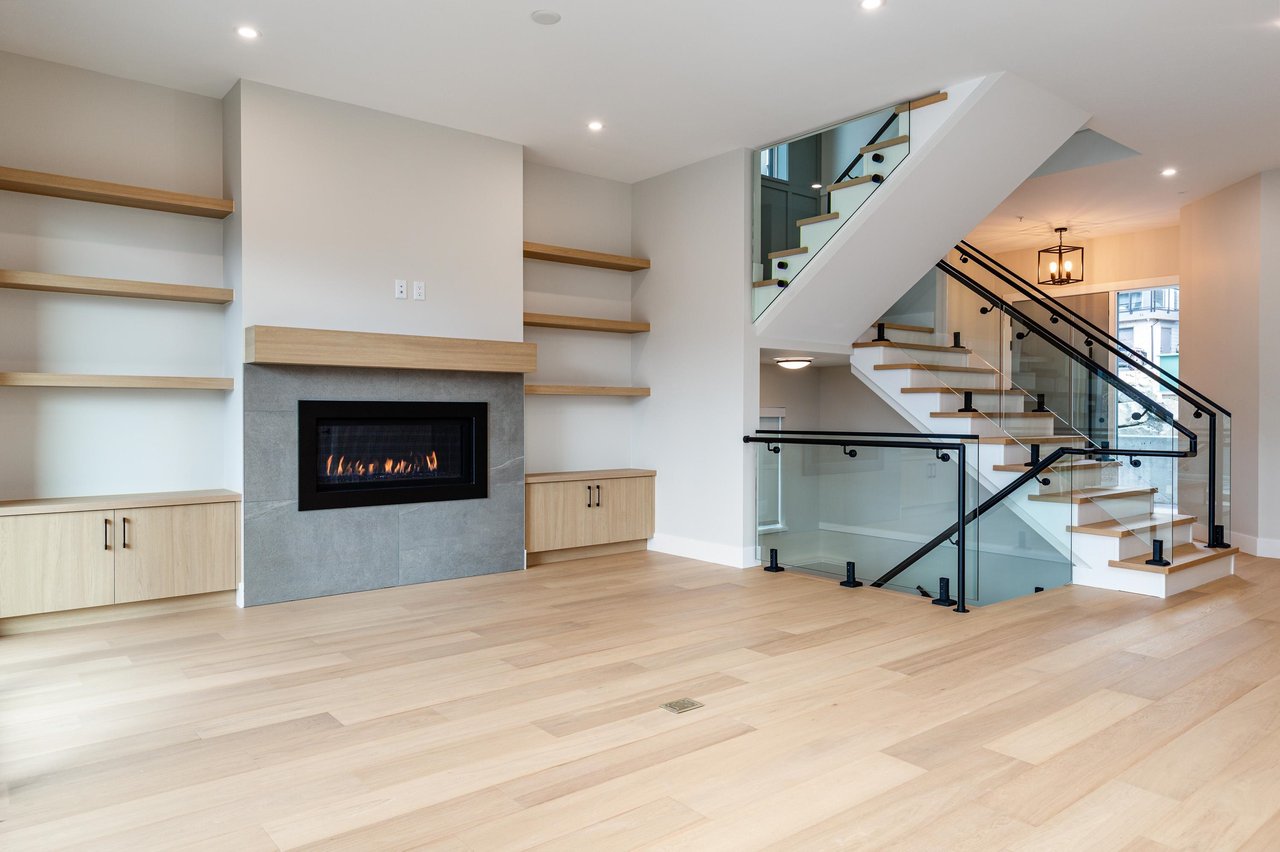 13-3385 Mamquam Rd
