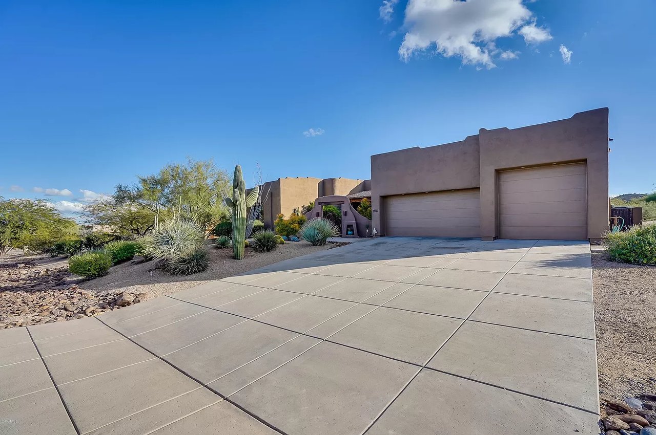 1423 W Leisure Ct