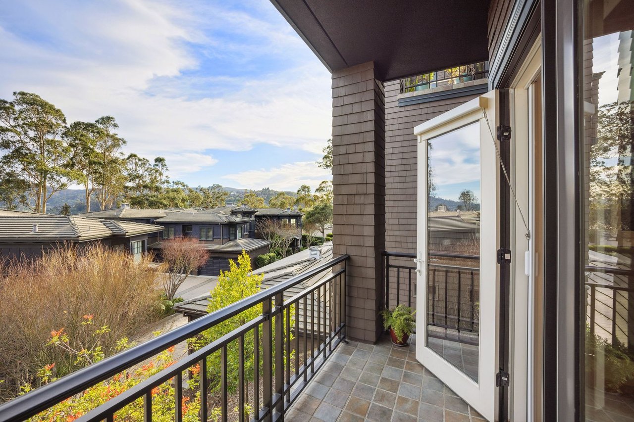 54 De Silva Island Drive