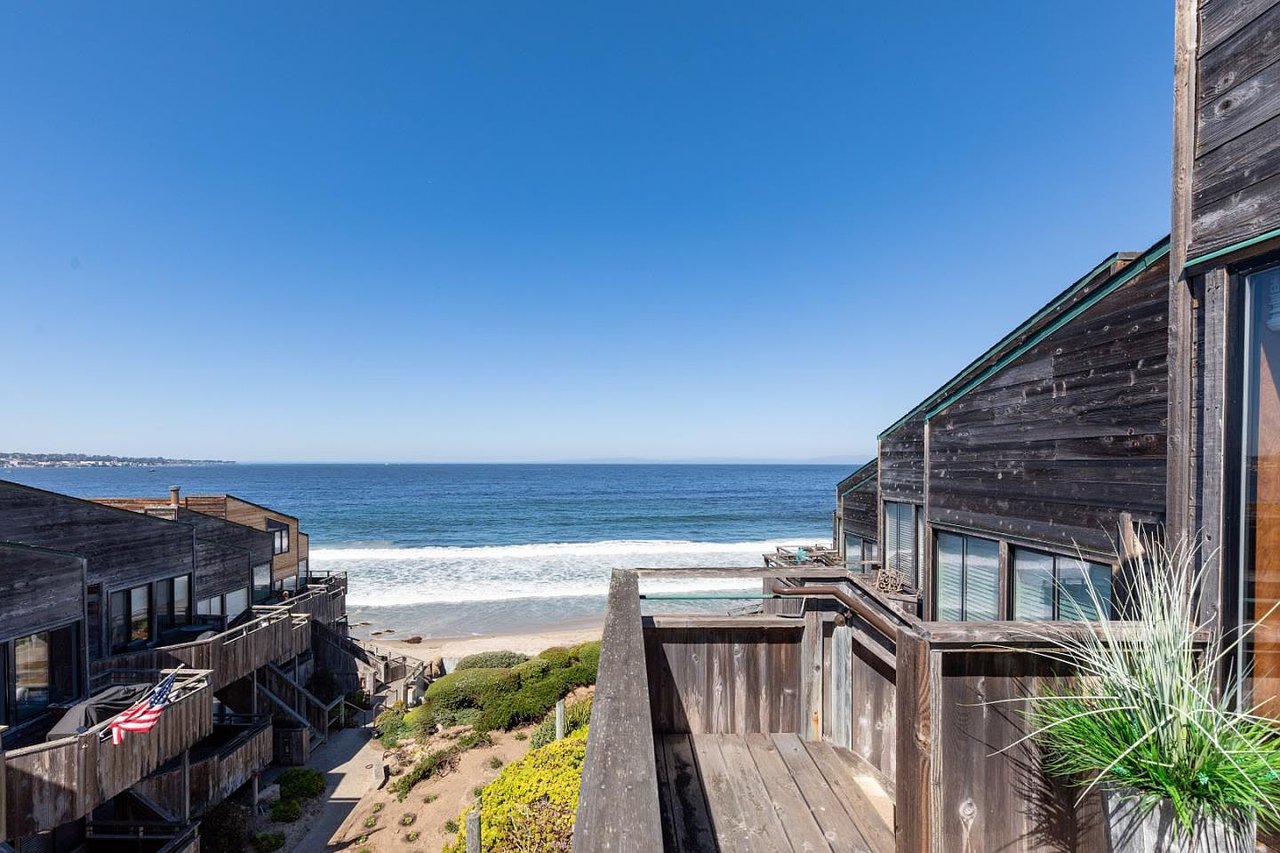 1 Surf Way APT 211