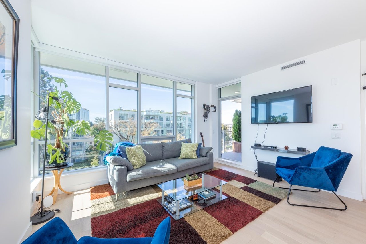 401-4988 Cambie St