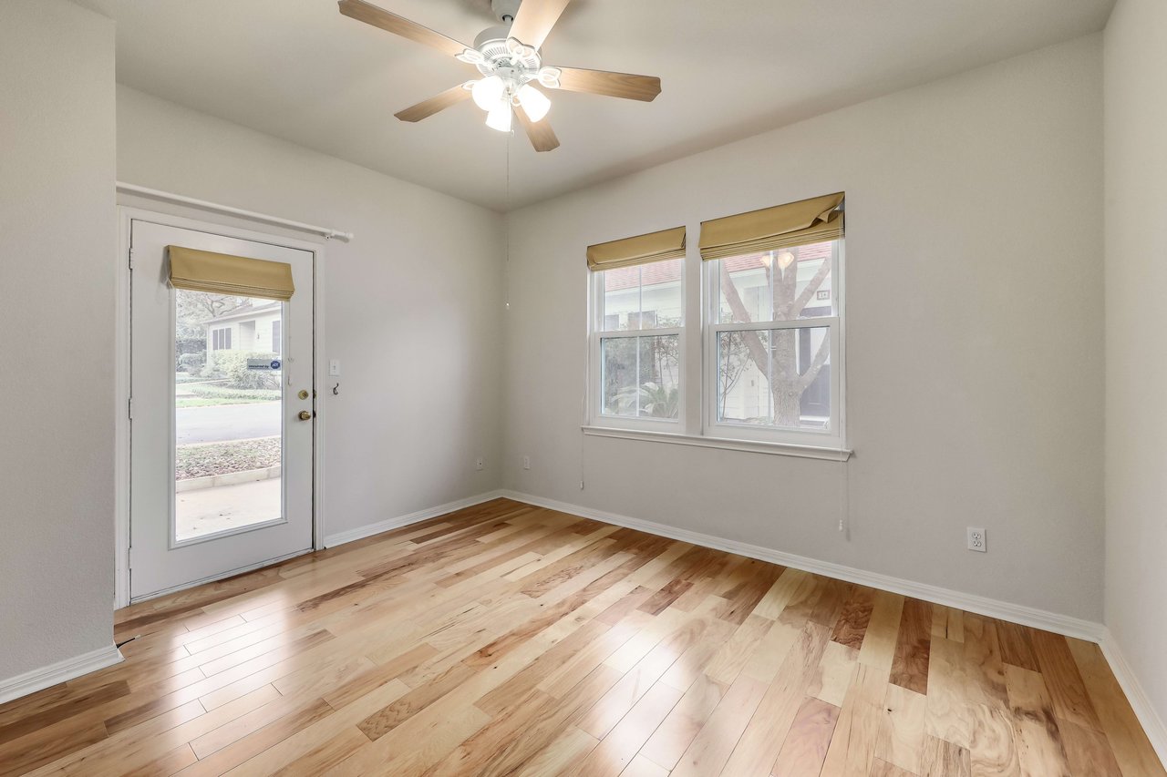 1011 Brodie St #27