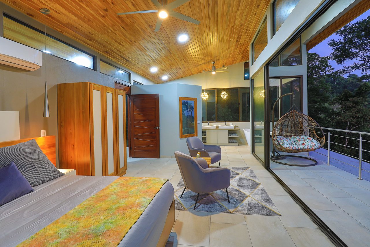 Rainforest Estate with Guest House, Dominical, Puntarenas
