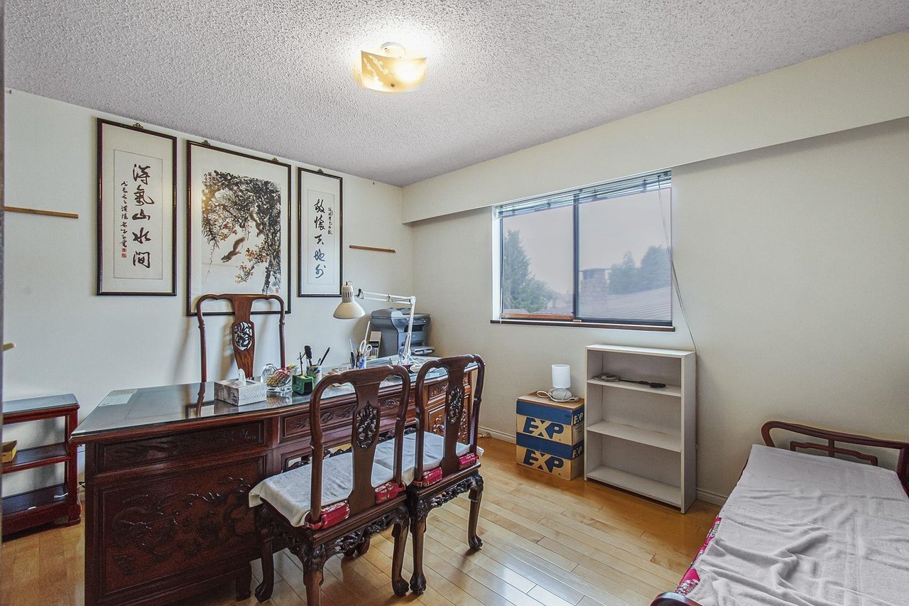 2920 Camrose Dr