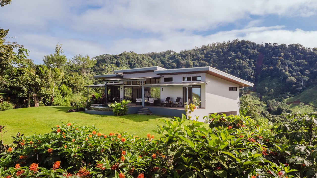 Casa Turi-Uha Panoramic White Water Ocean View Estate