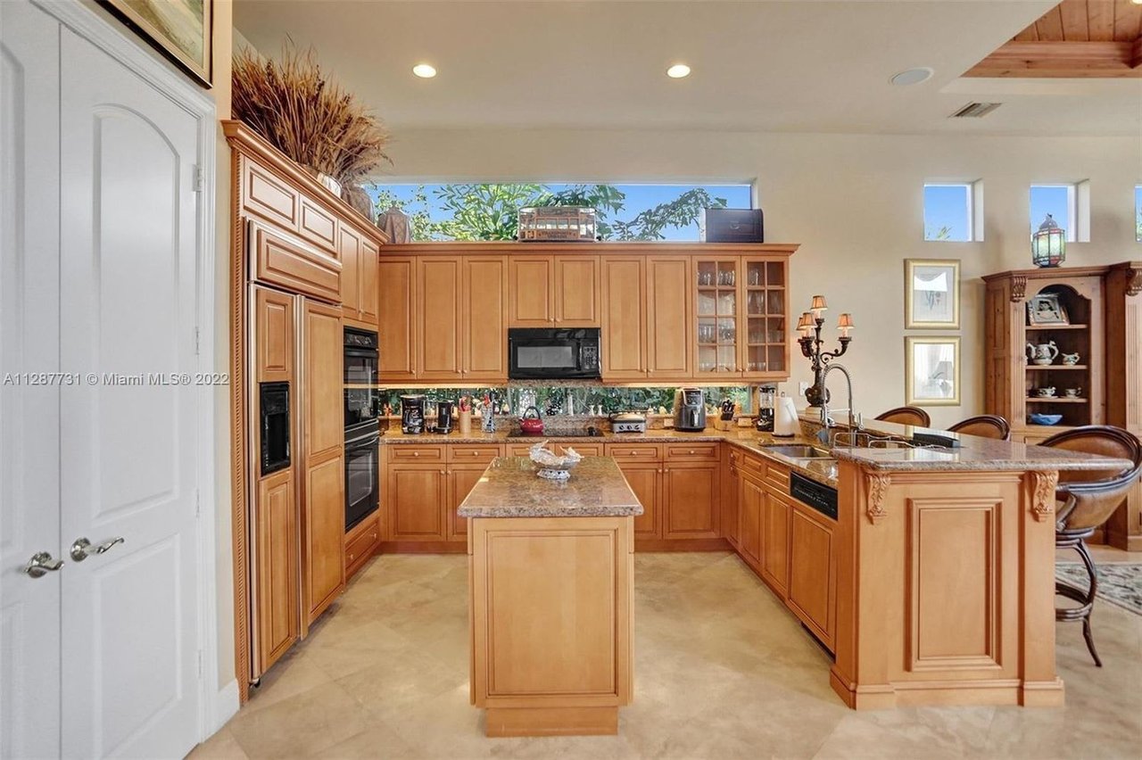16288 Mira Vista Ln