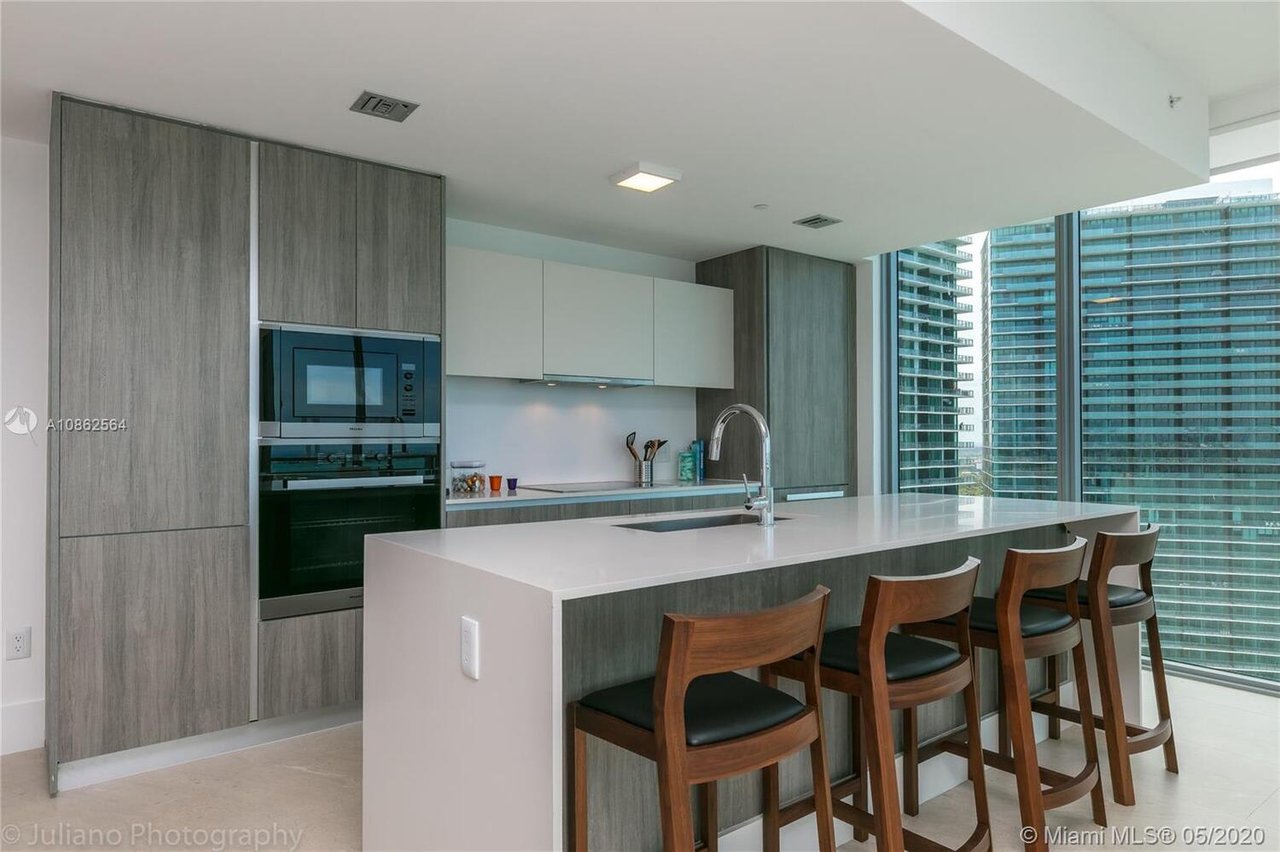 2900 Northeast 7th Ave, #3702
