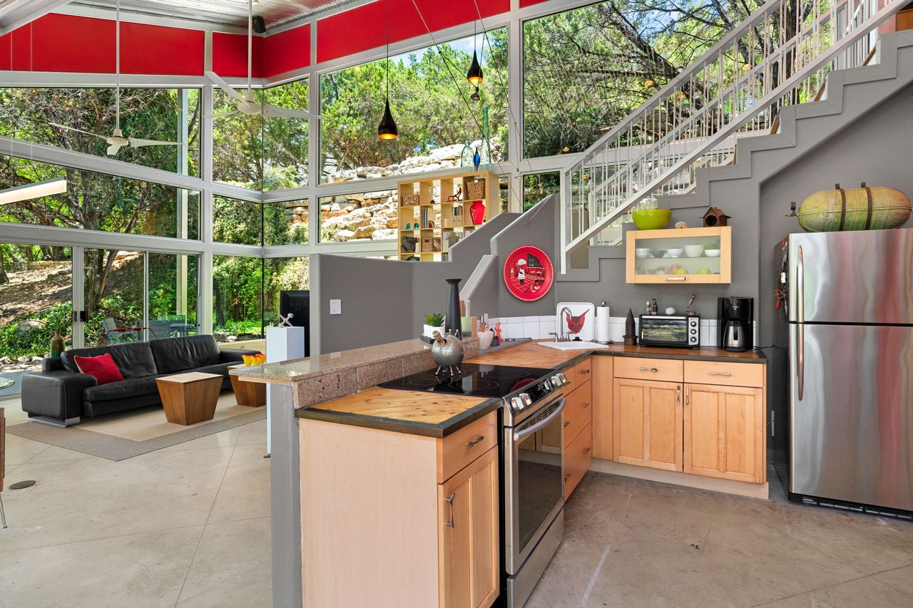 2803 Manitou Dr