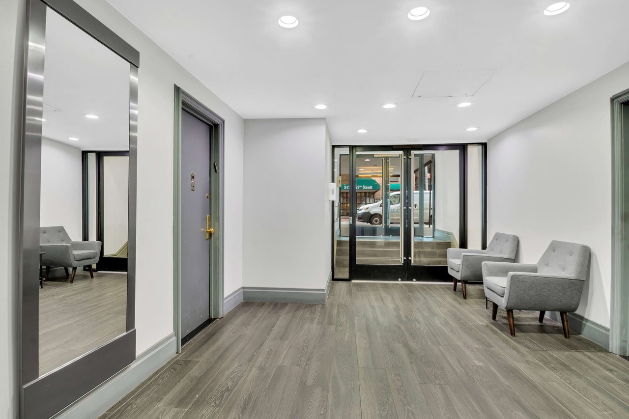 342 E 53rd St, Unit 4B