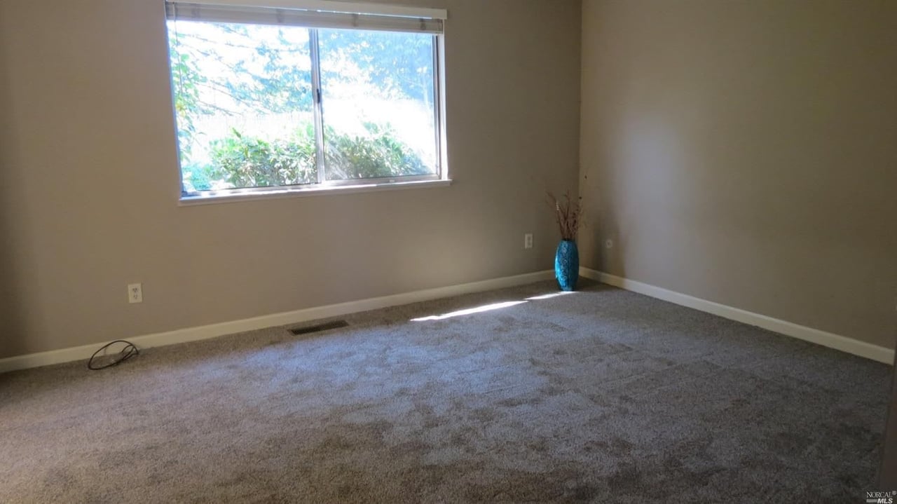 121 Eastside Cir