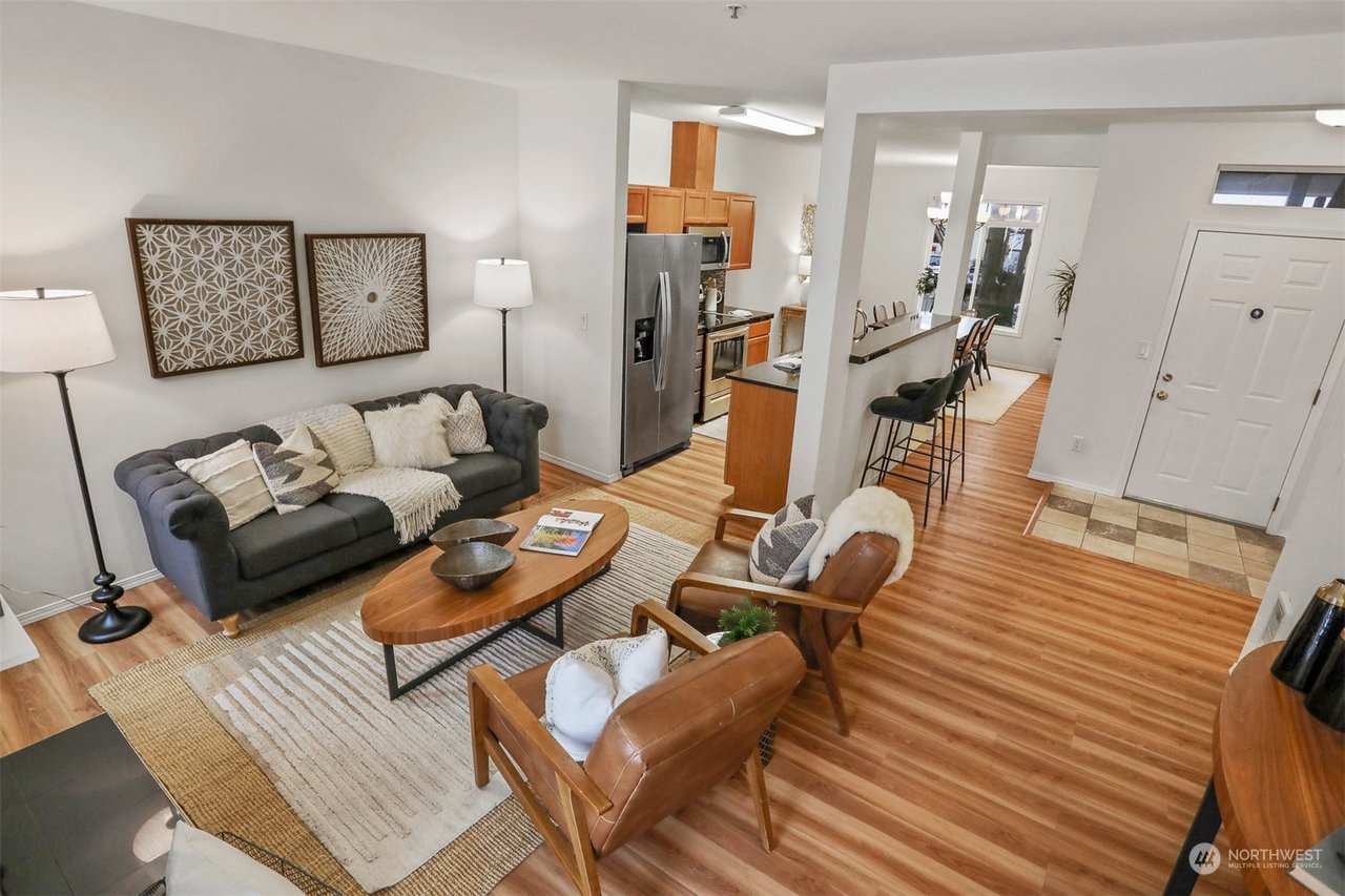 B102-14816 W 29th Ave