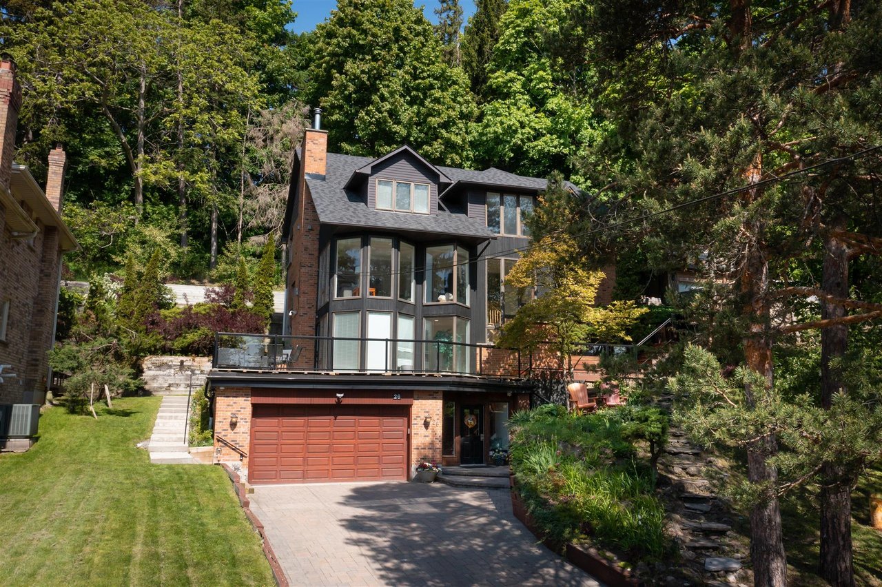26 Bethune Blvd
