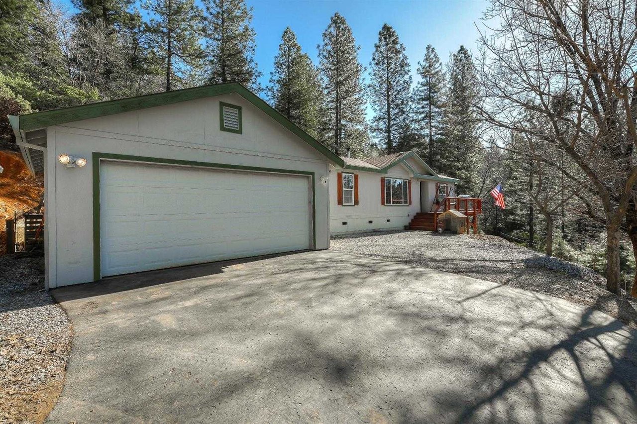 4405 Moss Lane