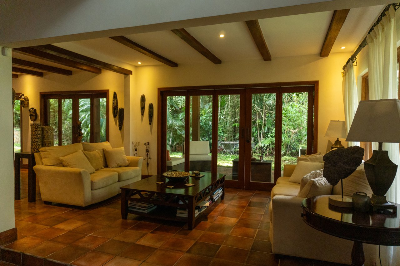 Mountain Estate With Guest Studio, Santa Ana, San Jose