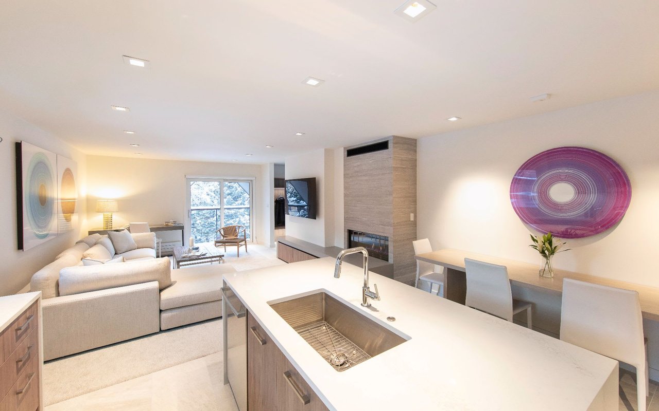 210 E Cooper Ave 3G