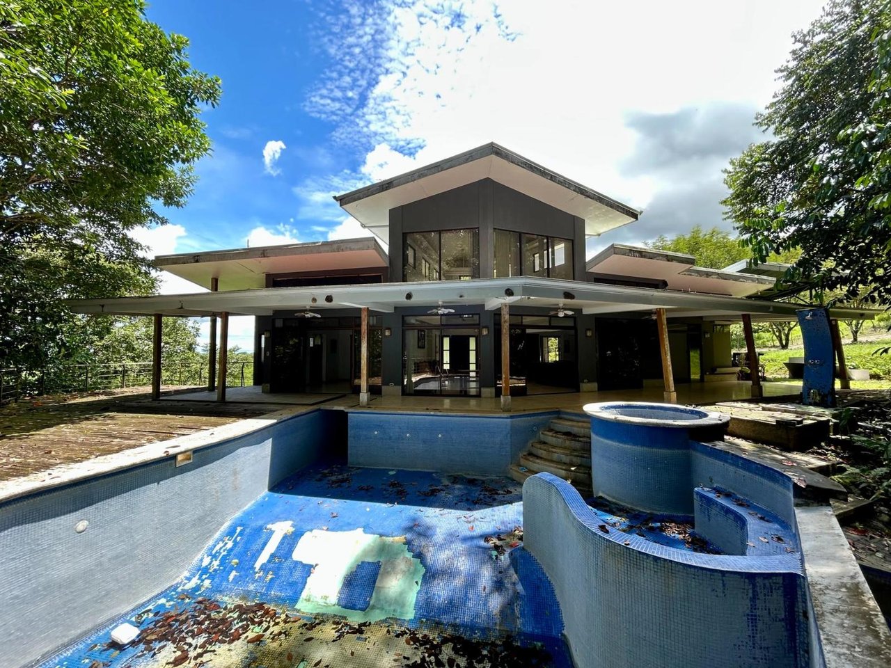 Tropical Forest Fixer Upper, Osa, Puntarenas