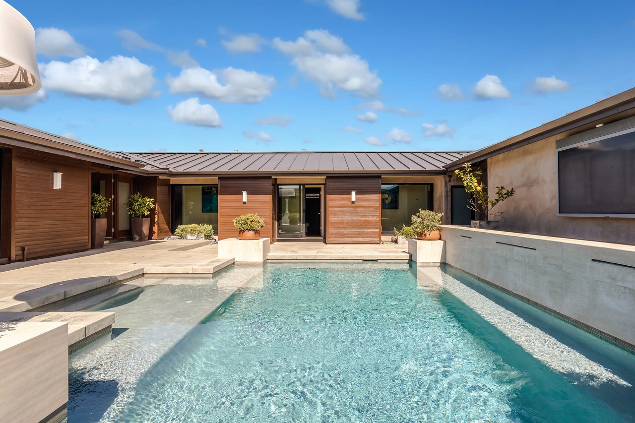 1227 Surfline Way