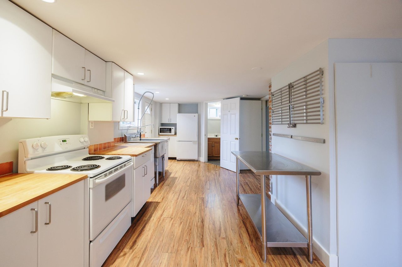 362 Alberta St