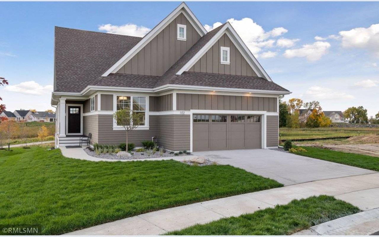 116 Lakeshore Cir